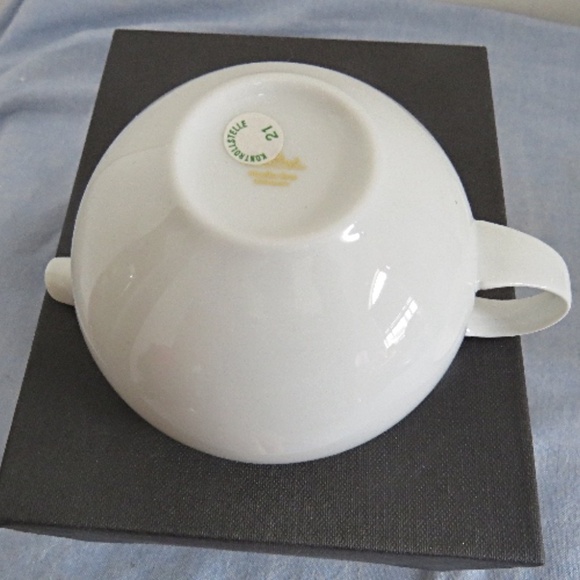 New in Box ROSENTHAL MAGIC FLUTE Sarastro White Creamer Bjorn Winblad - Picture 6 of 10